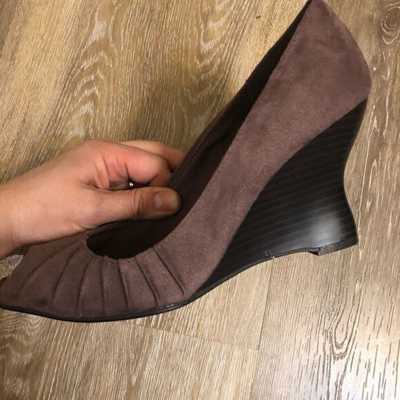 Fioni Dusty Purple Suede peep toe Wedge shoe 9 - Picture 8 of 13